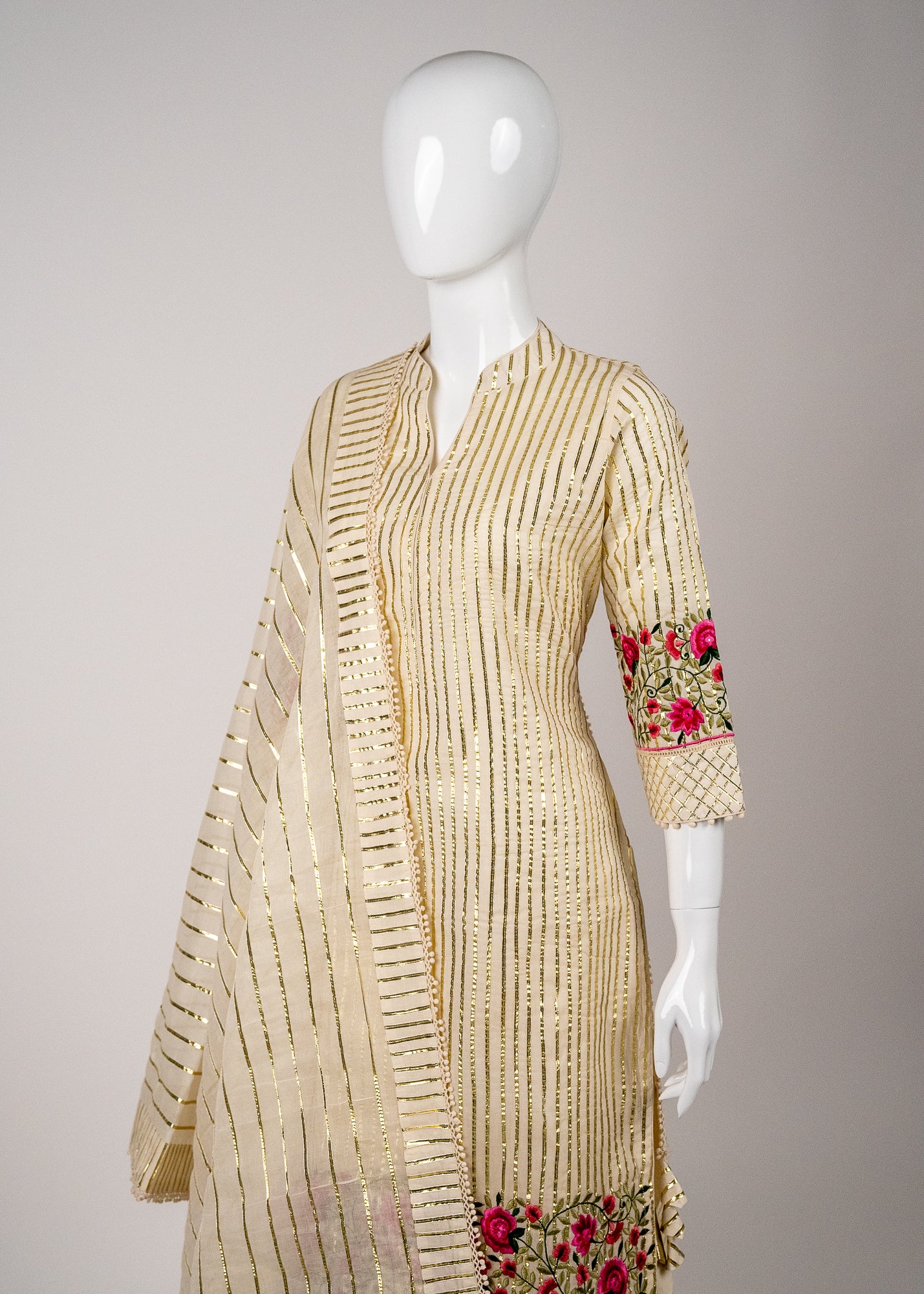 Ivory Gota Detailed Kameez - Floral